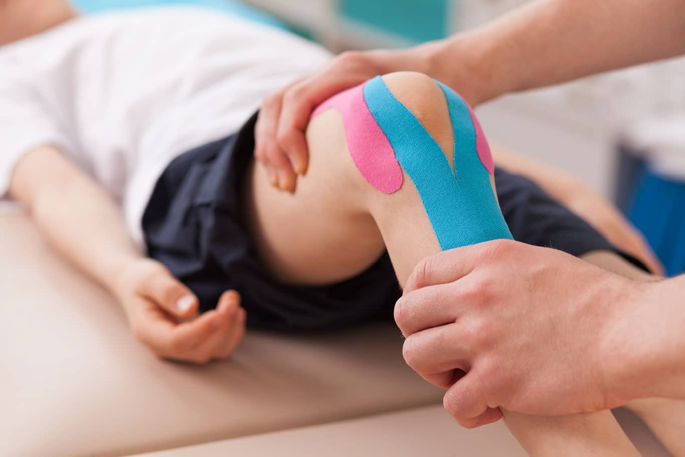Kineziológiai szalag (kinesio tape) felhelyezése